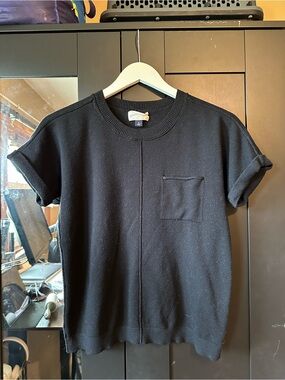 Universal Thread Co. Black Short-Sleeve Sweater — Size M